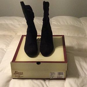Bass Heritage Collection black ankle boots